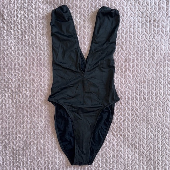 NWOT 🖤 REVOLVE 🖤 Marissa V Neck One Piece in Black by Norma Kamali 🖤 size Large - Picture 6 of 15